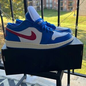 Jordan 1 Low Men’s 8.5 New